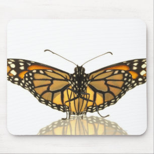 Monarchschmetterling mit ausgebreiteten Flügeln Mousepad