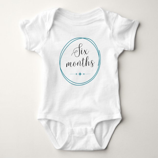 Monatlicher Milestone Bodysuit 6 Monate Baby Strampler (Vorderseite)