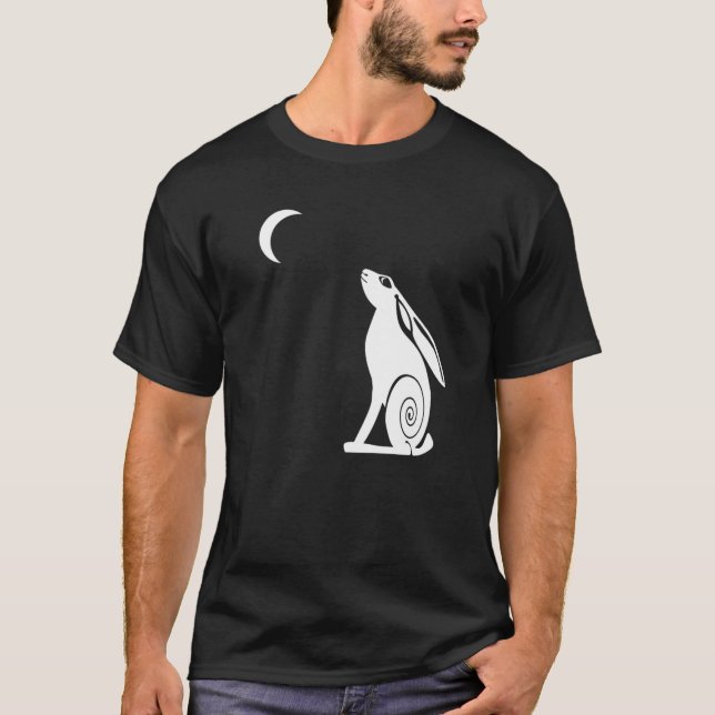 Mond, der das dunkle T-Shirt der Hase-Männer (Vorderseite)