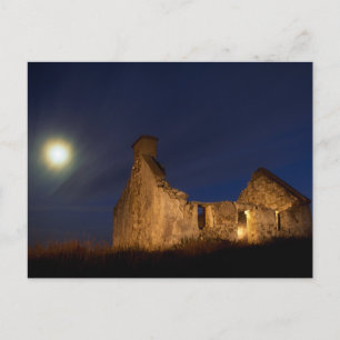 Mond über Cottage-Ruinen County Galway, Irland Postkarte
