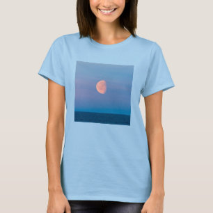 Mond über der Beringsee Russland Ferner Osten T-Shirt