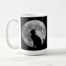 Mond und Schwarze Katze