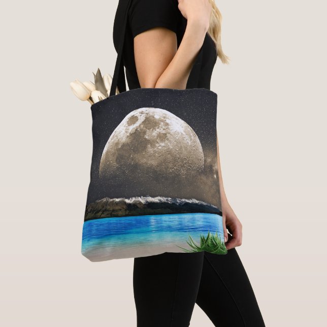 Mond und Strand (Von Nahem)