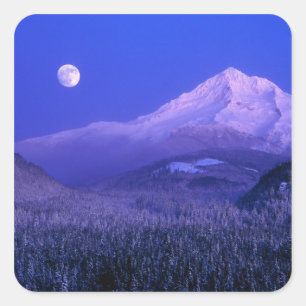 Mondaufgang über dem Mt Hood Winter, Oregon Quadratischer Aufkleber