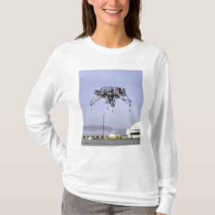 Mondlandungs-Forschungs-Fahrzeug im Flug T-Shirt