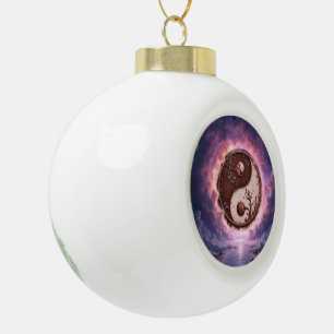 Mondlicht Balance – Yin Yang des ewigen Lichts. Keramik Kugel-Ornament