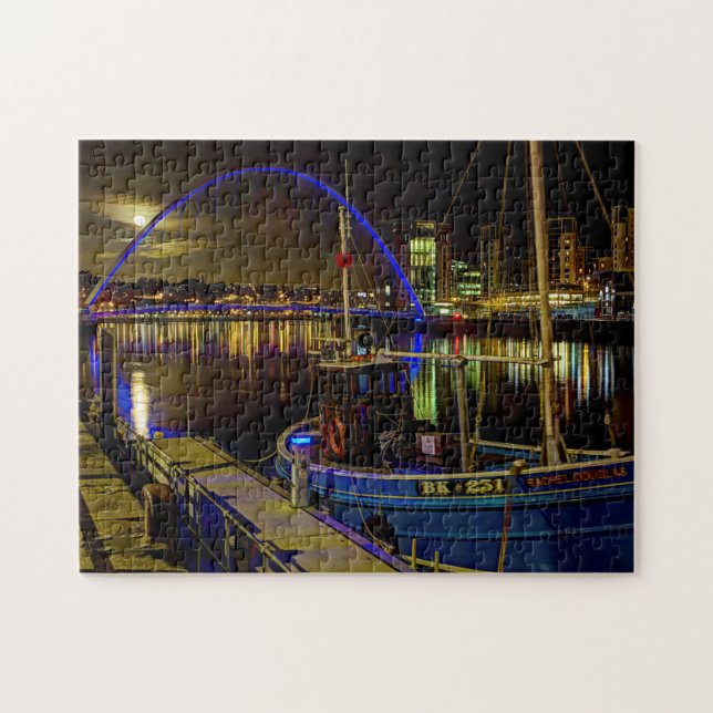 Mondlichthimmel über dem Newcastle Tyne Puzzle (Horizontal)