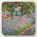 Monet Irises Untersetzer<br><div class="desc">Monet Ire Untersetzer. Ölmalerei auf Leinwand aus dem Jahr 1900. Zusammen mit seinen berühmten Wasserlilien hat Monet die lila Reisungen in seinem Garten in Giverny wiederholt. Die sanfte Verwendung von lila fließt schön entlang des Gartenpfades mit Bäumen im Hintergrund. Ein großartiges Geschenk für Fans von Monet, Impressionismus, Irises und französische...</div>