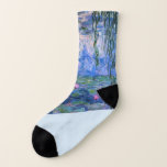 Monet "Wasser-Lilien-" Socken<br><div class="desc">Machen Sie einen feinen ersten Eindruck und zeigen Sie Ihre Art,  stealthily… 
Kurze Socken der feinen Kunst mit einem Teil Monets "der Wasser-Lilien" Malerei dargestellt auf der inneren Seite der Socke,  mit hellblauem Druck auf der Abkürzung. 

Vom FLÜCHTIGEN BLICK EIN BOO-IMPRESSIONISTEN! Sammlung</div>