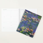 Monet Water Lilies Masterpiece Malerei Planer<br><div class="desc">Monet Water Lilies - Dieses klassische Monet Gemälde wurde 1916 von Claude Monet gemalt. Es ist Teil seiner berühmten Wasserliliensammlung,  wo er in seinem Garten in Giverney,  Frankreich malt. Ein Meisterwerk.</div>