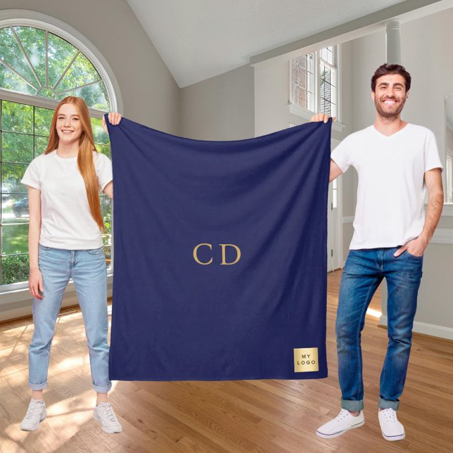 Mono-Luxus-Logo für Navy-Blau Fleecedecke (Von Creator hochgeladen)
