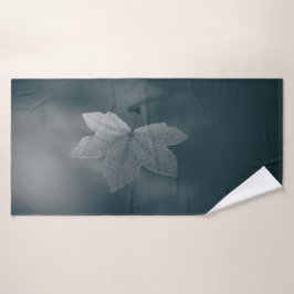 Monochrome Ahornleaf Nature Foto Badehandtuch
