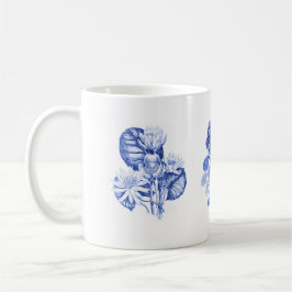 Monochrome Blume in Delft-Blau Tasse