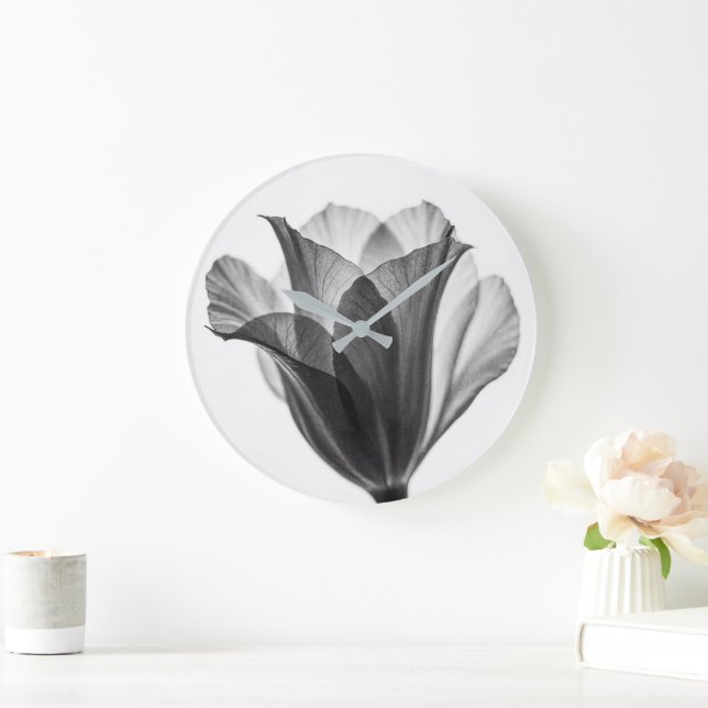 Monochrome botanical fine art photograph große wanduhr (Zuhause)