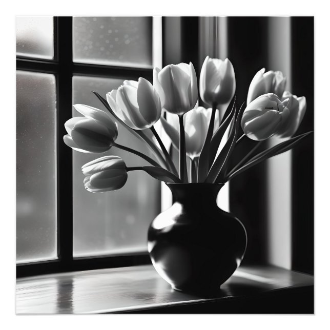 "Monochrome Eleganz: Schwarz-weißes Tulip Stillleb Fotodruck (Vorne)