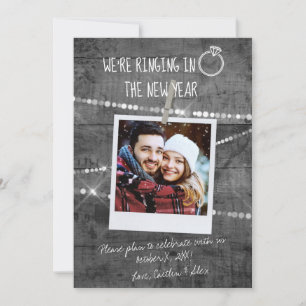 Monochrome graue Ringen im Neujahr Save the Date