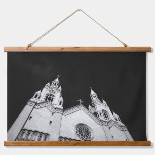 Monochrome Kirchtürme Architektur Wandteppich Mit Holzrahmen