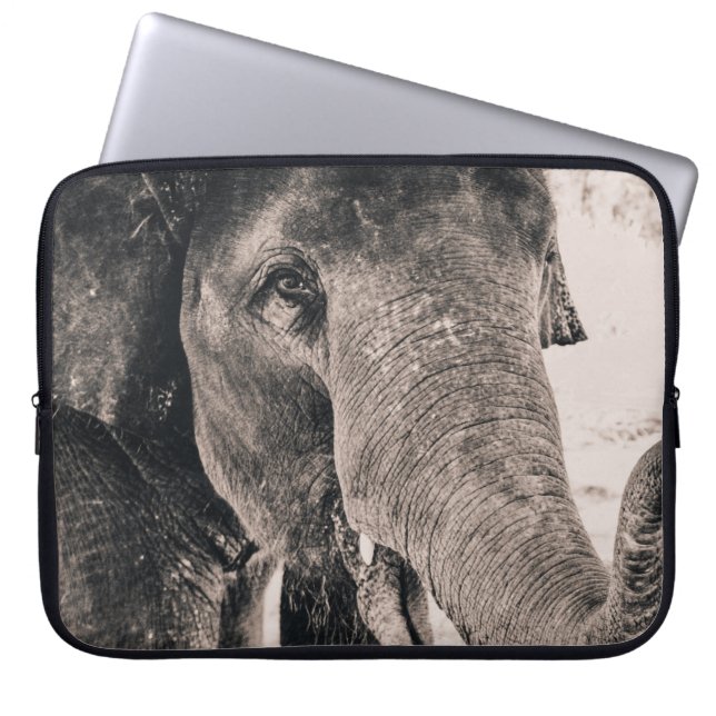 MONOCHROME MACRO ELEPHANT LAPTOPSCHUTZHÜLLE (Vorderseite)