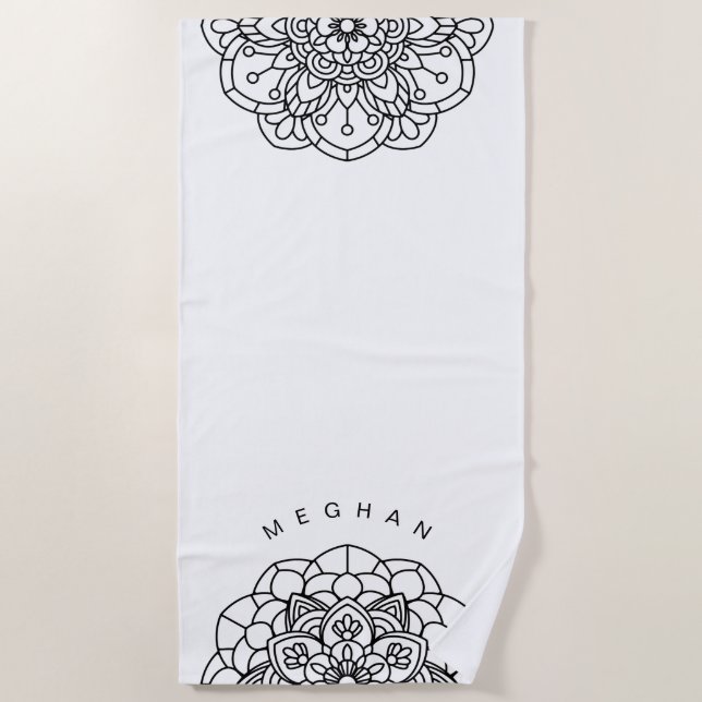 Monochrome Mandala | Monogram Beach Handtuch (Vorderseite)