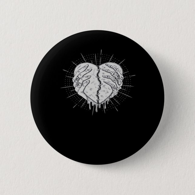 Monochrome Skeletthand mit Herz-Klassik Button (Vorderseite)