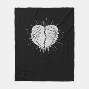 Monochrome Skeletthand mit Herz-Klassik Fleecedecke