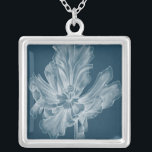 Monochrome Tulip II Versilberte Kette<br><div class="desc">floral</div>