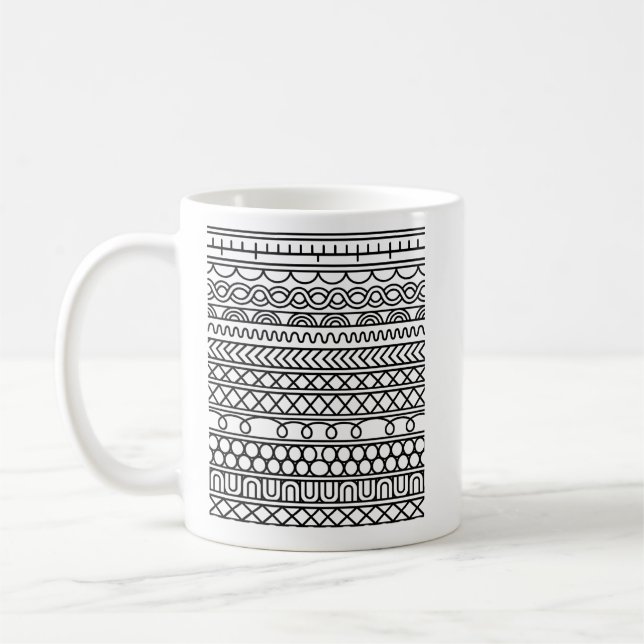 Monochromes Boho-Strickmuster | Tribal Geometrisch Kaffeetasse (Links)