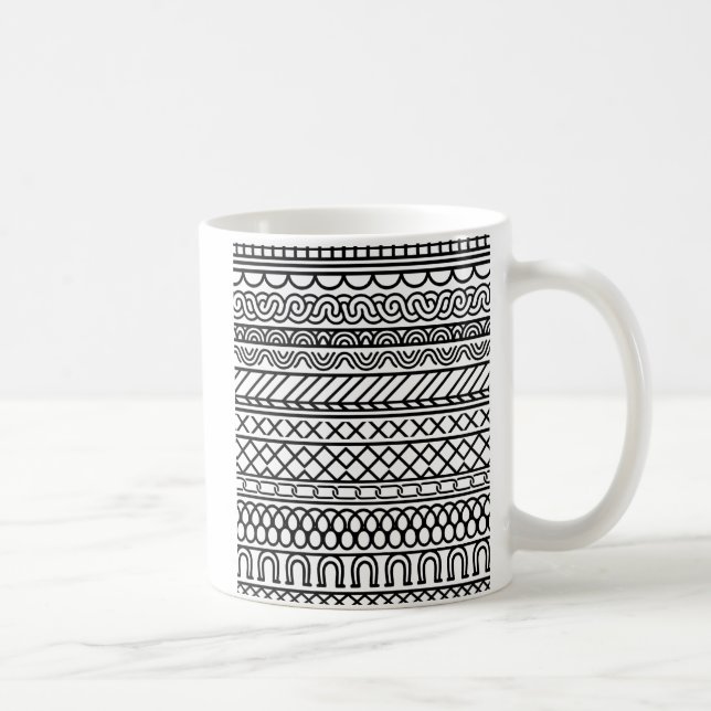 Monochromes Boho-Strickmuster | Tribal Geometrisch Kaffeetasse (Rechts)