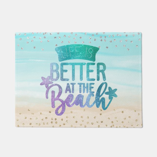 Monogram Aquarell Glitzer Life is Better Beach Fußmatte (Vorderseite)