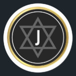 MONOGRAM BAR MITZVAH Modernes Schwarz-weißes Gold Runder Aufkleber<br><div class="desc">von kat massard >>> WWW.SIMPLYSWEETPAPERIE.COM << ** NOTE - THE SHINY GOLD FOIL EFFECT IS A PRINTED PICTURE ** - - - - - - - - - - - - KONTAKTIEREN SIE MICH für die individuelle "Imitate Gold-Folieneffekt-Liebe" das Design, aber möchten einige Änderungen sehen - ein anderes Farbschema, Produkt,...</div>