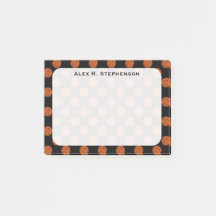 Monogram Basketball Balls auf schwarz