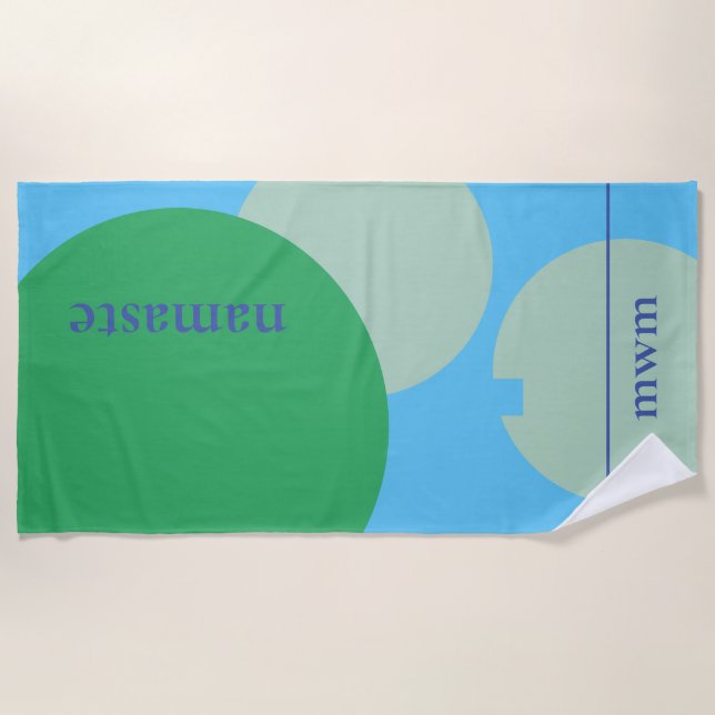 Monogram Beach Towel - Bold Graphic "Namaste" Strandtuch (Vorderseite)