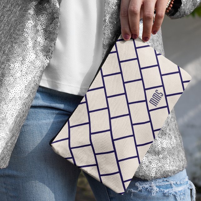 Monogram Beige & Navy Blue Stylish Trellis Pattern Zubehörtasche (Von Creator hochgeladen)