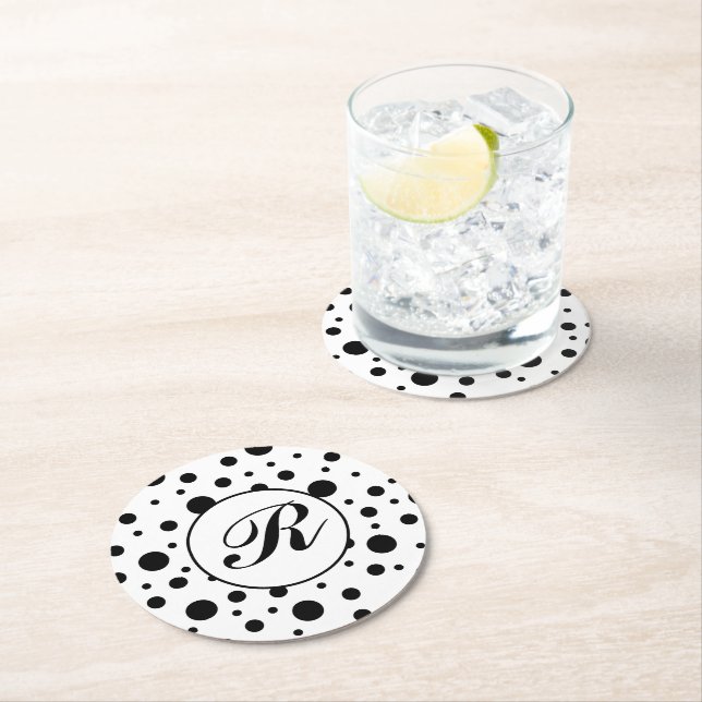 Monogram Black on White Polka Dot Pattern Runder Pappuntersetzer (Vor Ort)