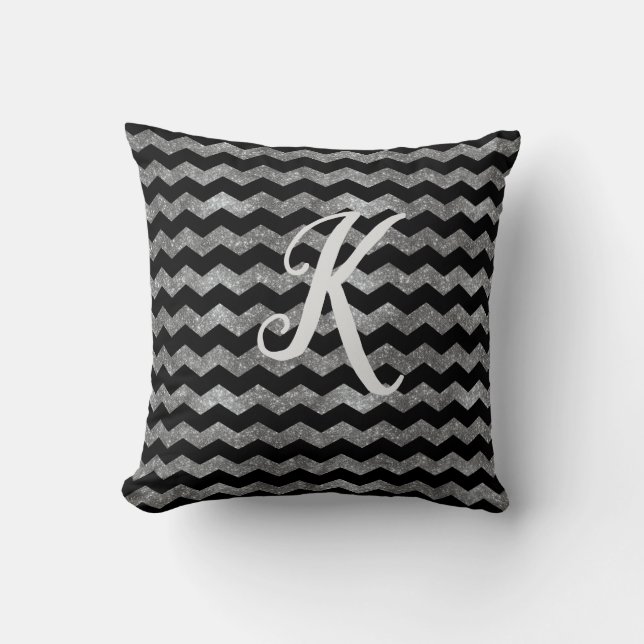 Monogram Black und Silver Glitzer Zickzack Kissen (Vorderseite)
