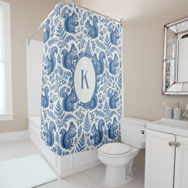 Monogram Blau Chinoiserie Eichhörnchen Waldlandsch Duschvorhang (Beispiel)