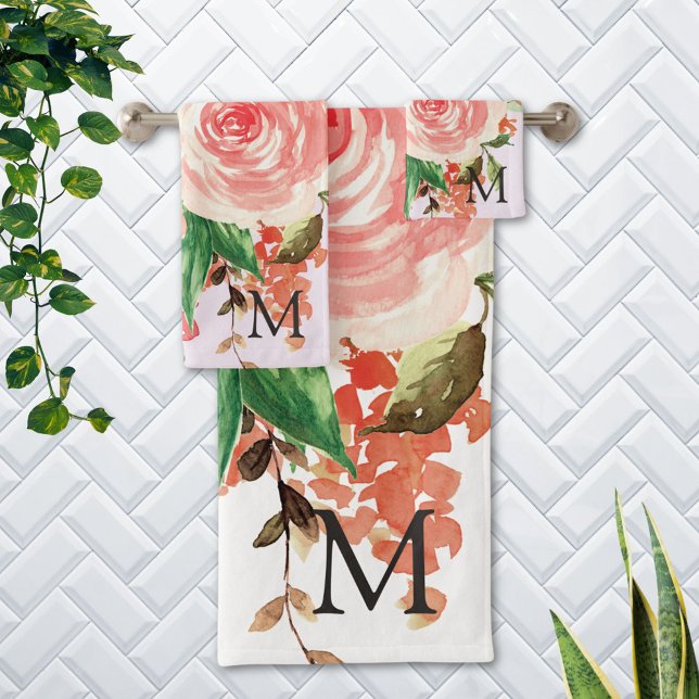 Monogram Blush Pink Spring Blume Floral Bouquet Badhandtuch Set (In situ Bathroom wall)