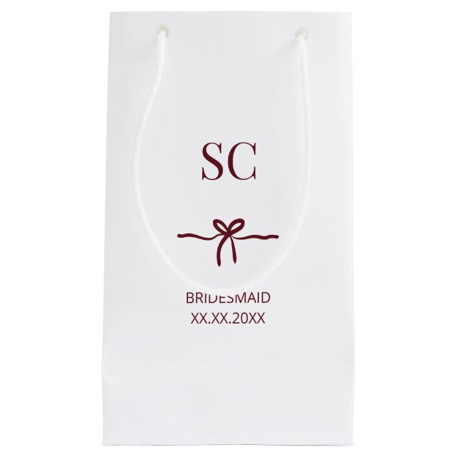 Monogram Burgundy Bow Bridesmaid Modern Name Date Kleine Geschenktüte (Vorderseite)