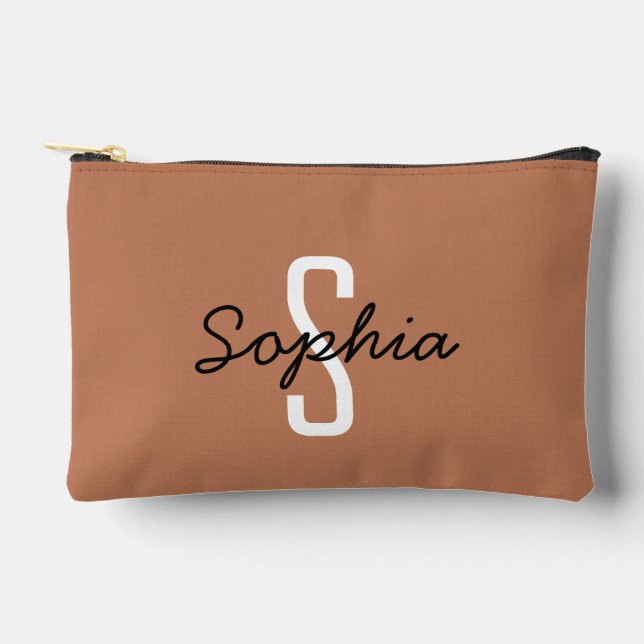 Monogram Calligraphy Individuelle Name Caramel Zubehörtasche (Vorderseite)