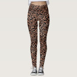 Monogram Chic Leopard Animal Print Leggings<br><div class="desc">Eine schicke und trendige Mischung aus Leoparden-Leggings. Das Muster ist mit goldfarbener Rose und schwarz dekoriert. Entworfen für Sie von BlackBerry Boulevard.</div>