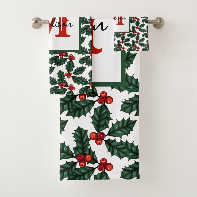 Monogram Christmas Holly Berries Badhandtuch Set (Insitu)