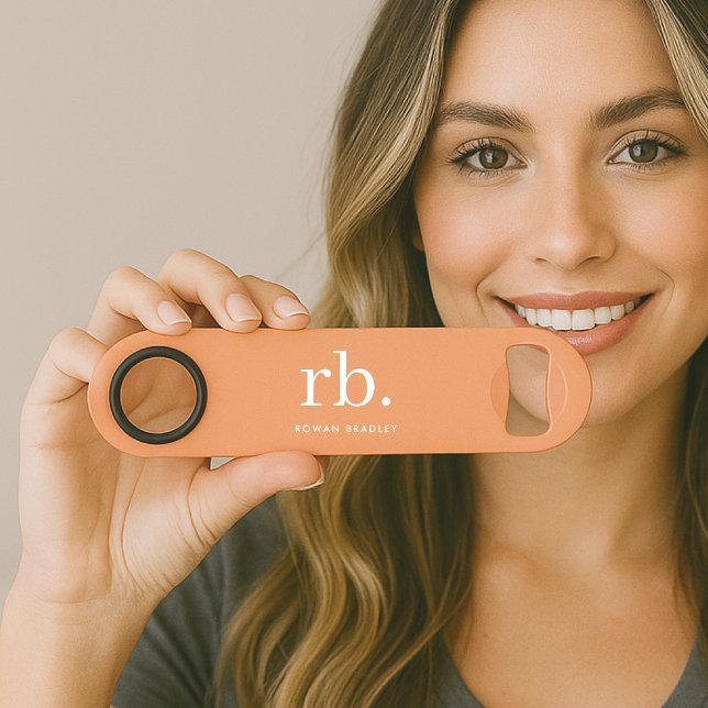 Monogram Coral Peach Elegante Feminine Minimalisti Speed Flaschenöffner (Feminine stylish coral peach unique monogram bar key.)