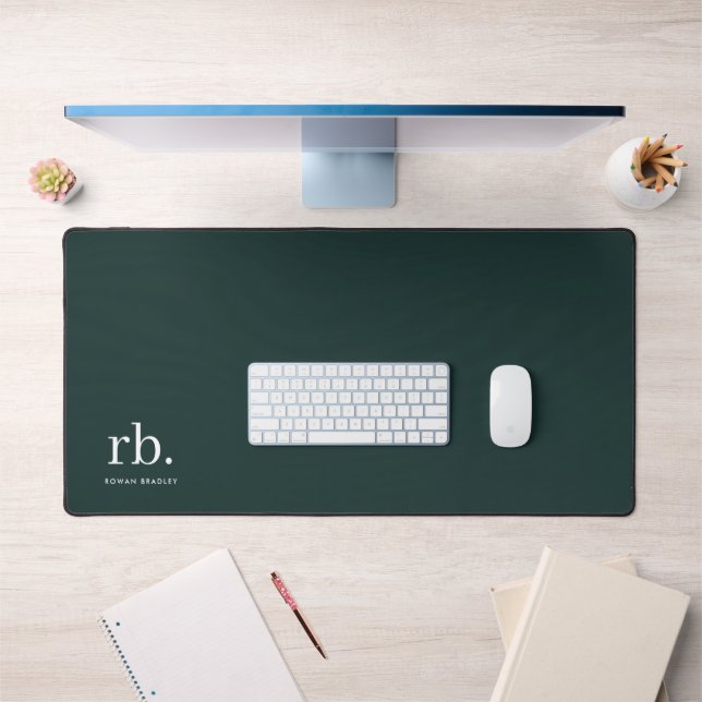 Monogram Dark Green Stylish Modern Minimalist Schreibtischunterlage (Büro 1)