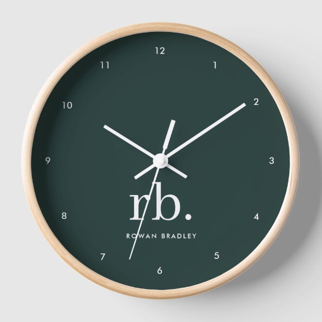 Monogram Dark Green Stylish Modern Minimalist Uhr (Vorderseite)
