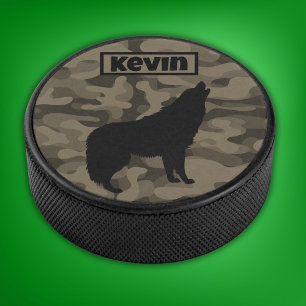 Monogram der modernen braunen Camouflage Black Wol Eishockey Puck