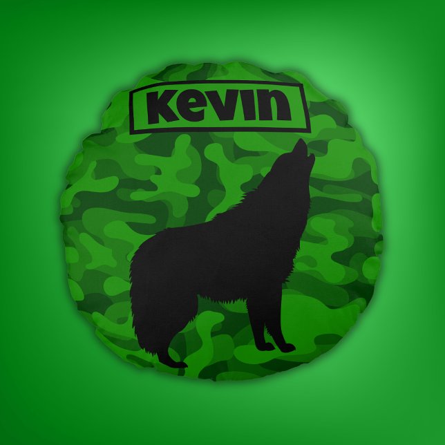 Monogram der modernen grünen Camouflage Black Wolf Rundes Kissen (Von Creator hochgeladen)