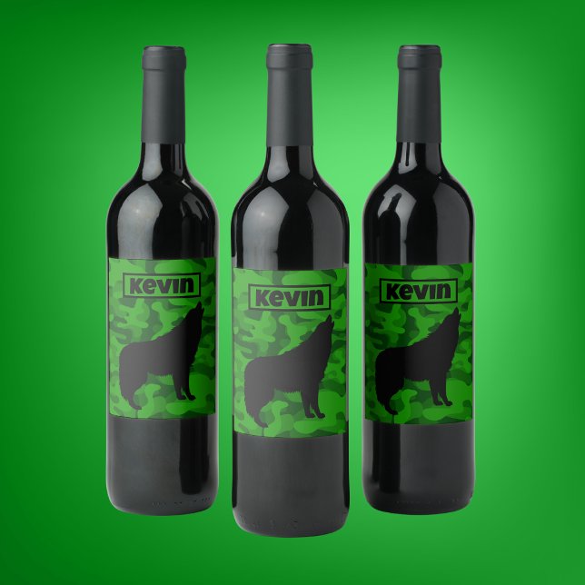Monogram der modernen grünen Camouflage Black Wolf Weinetikett (Von Creator hochgeladen)