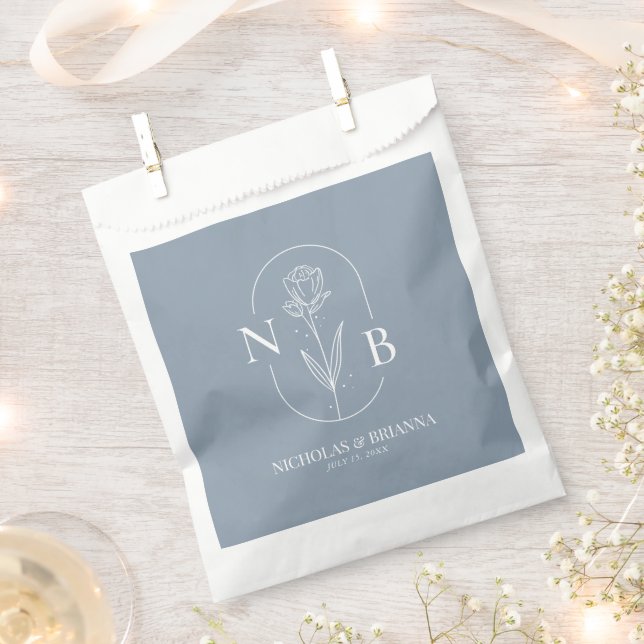 Monogram Dusty Blue Minimalistisch Modern Wedding Geschenktütchen (Ausgeschnitten)