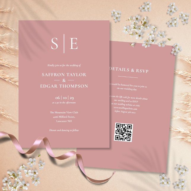 Monogram Dusty Rose QR Code Wedding Einladung (Monogram Dusty Rose QR Code Wedding Invitation)