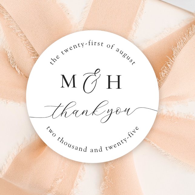 Monogram Elegant Schwarz-weiß Danke Hochzeit Runder Aufkleber (Von Creator hochgeladen)